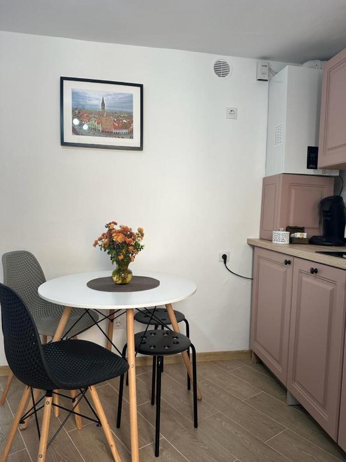 Sweet-Bombon Sibiu Apartment Luaran gambar